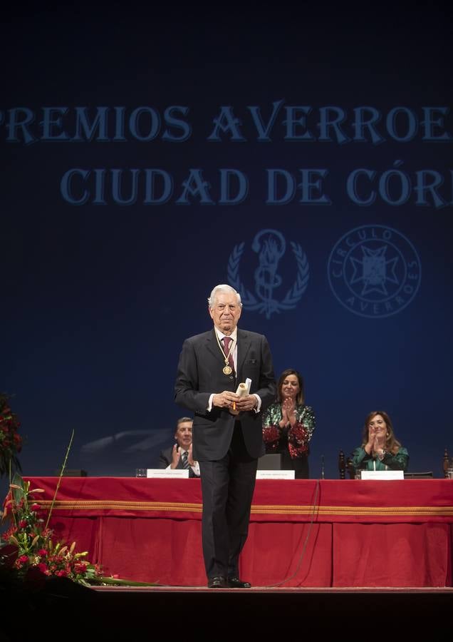 Mario Vargas Llosa en la entrega de los Premios Averroes, en imágenes