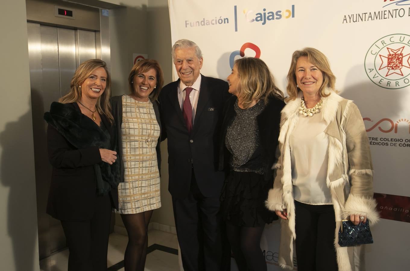 Mario Vargas Llosa en la entrega de los Premios Averroes, en imágenes