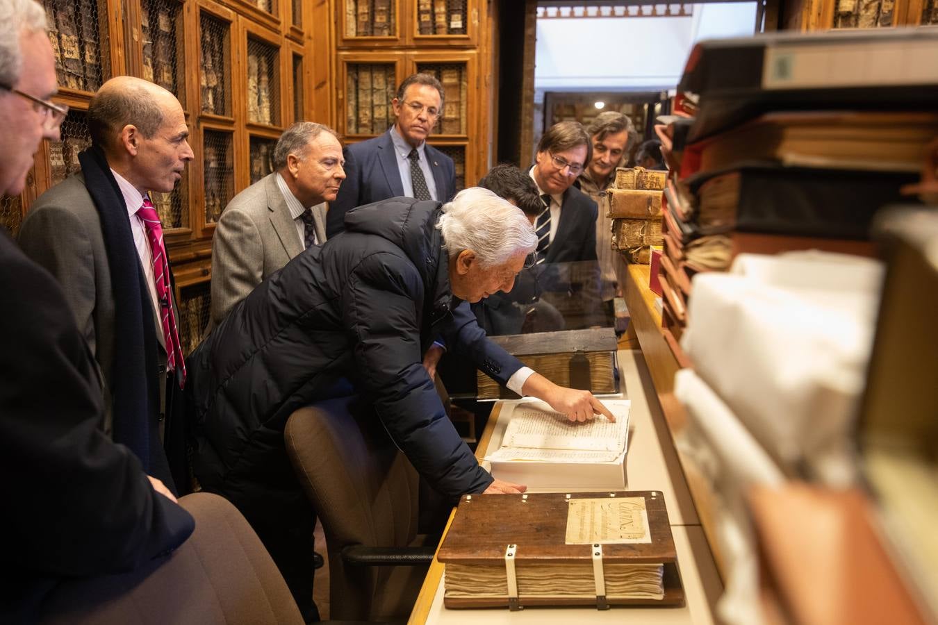 La visita de Vargas Llosa a la Mezquita-Catedral de Córdoba, en imágenes