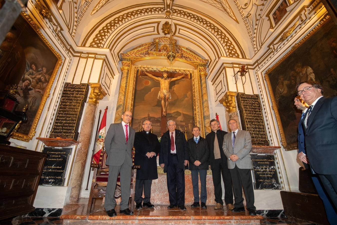 La visita de Vargas Llosa a la Mezquita-Catedral de Córdoba, en imágenes