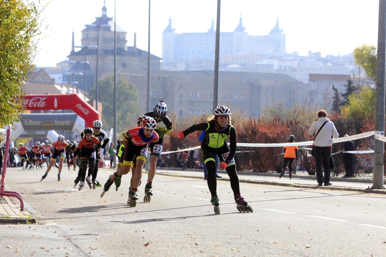 La carrera urbana popular «Tres Culturas» reúne en Toledo a 120 patinadores