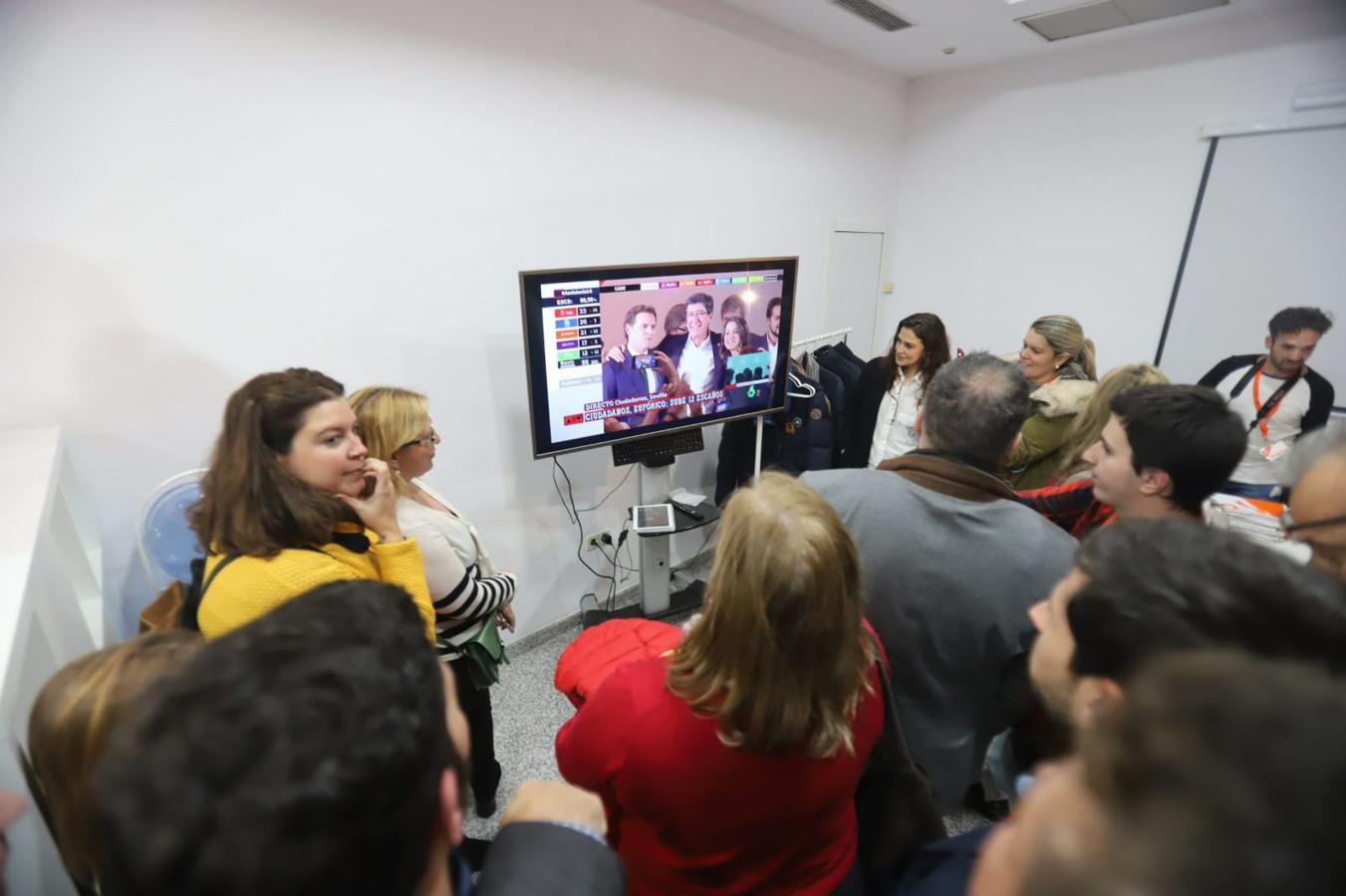 La noche electoral en la sede de Ciudadanos en Córdoba, en imágenes