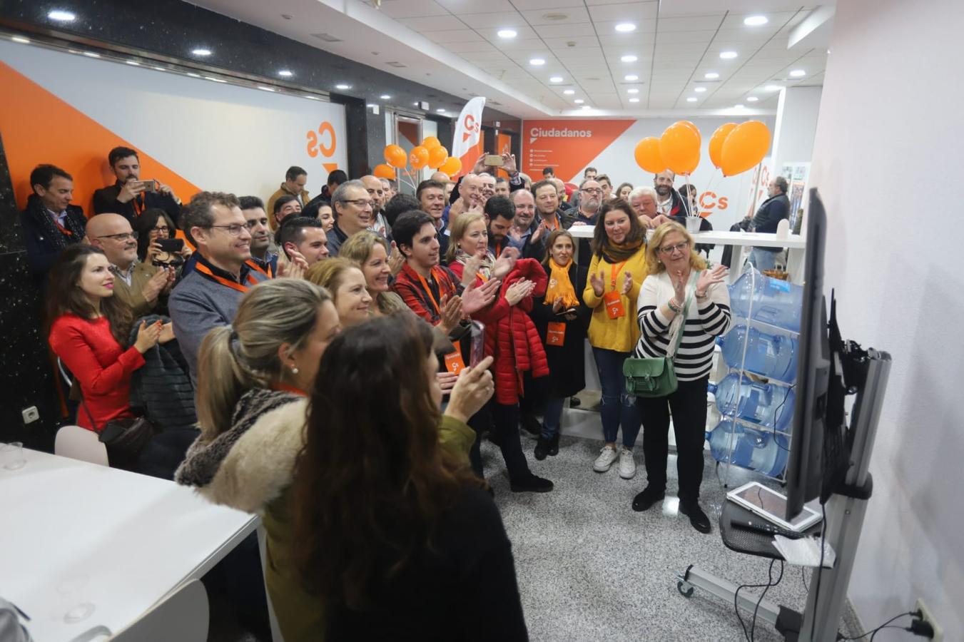 La noche electoral en la sede de Ciudadanos en Córdoba, en imágenes