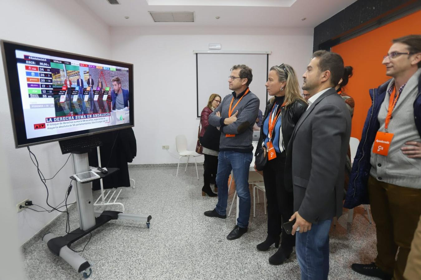 La noche electoral en la sede de Ciudadanos en Córdoba, en imágenes