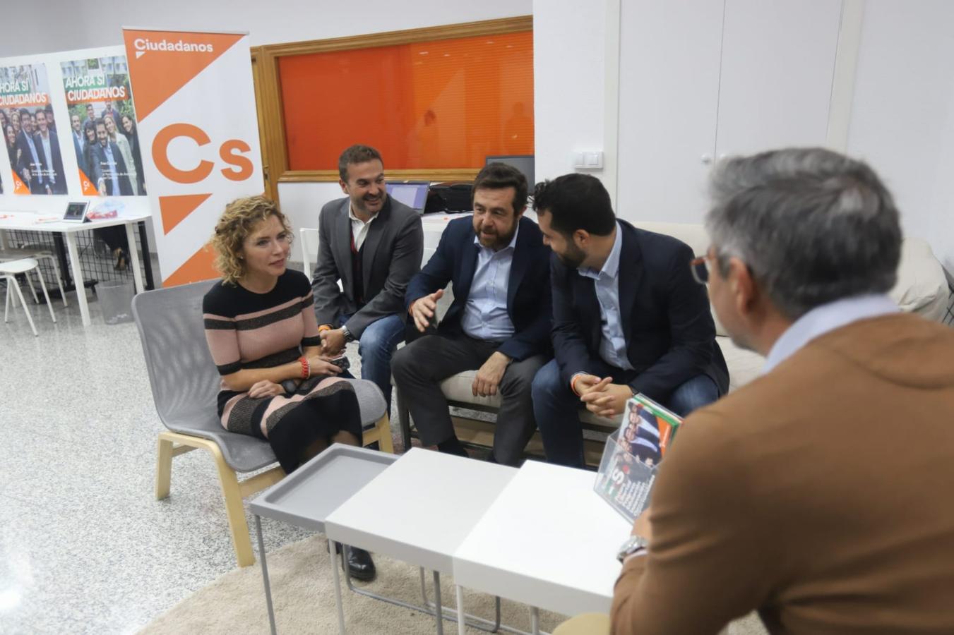 La noche electoral en la sede de Ciudadanos en Córdoba, en imágenes