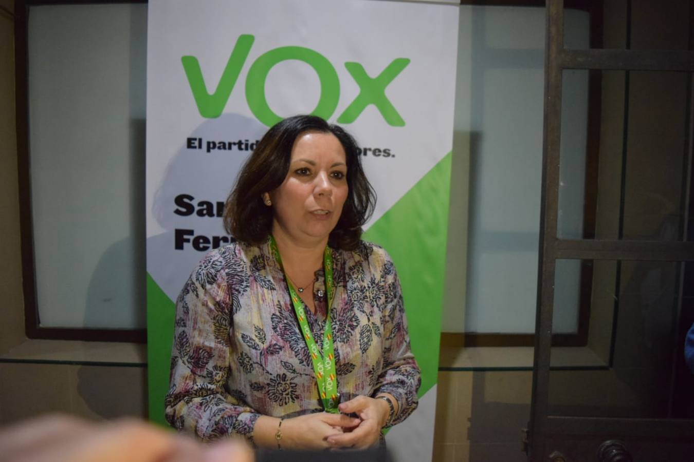 Vox Cádiz celebra con mucha energía y poca luz sus resultados en Andalucía