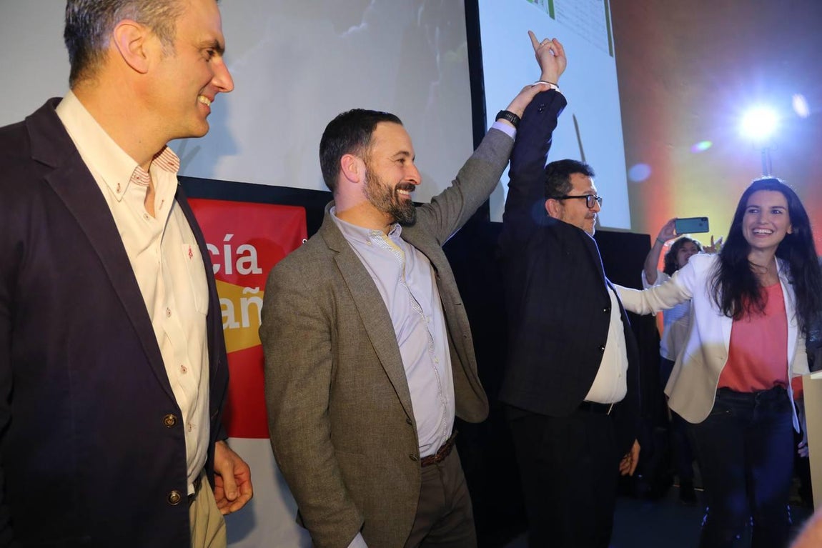 En fotos, VOX celebra su irrupción con fuerza en el Parlamento andaluz