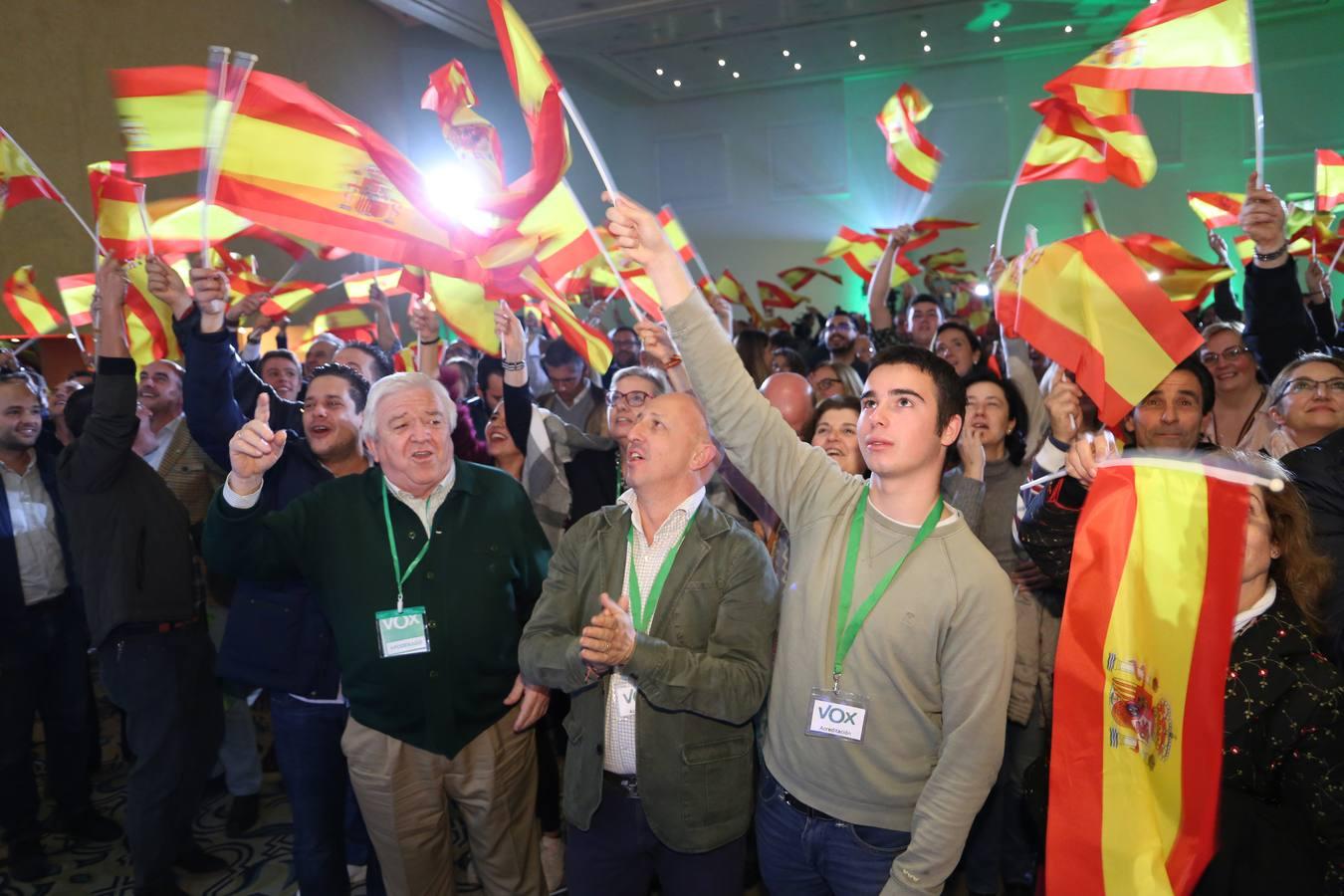 En fotos, VOX celebra su irrupción con fuerza en el Parlamento andaluz