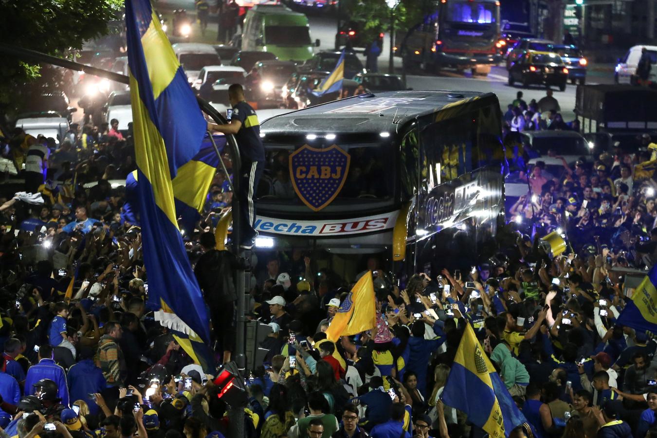 Boca, rumbo a Madrid: memorable despedida de su hinchada