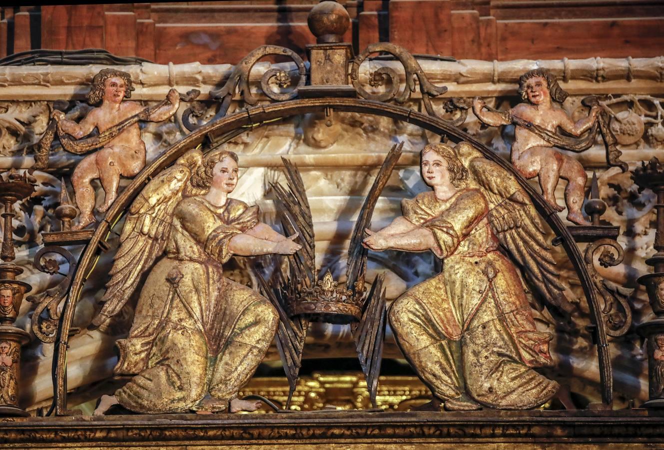 Detalle del retablo con las imágenes de la Inmaculada (conocida como la Cieguecita), San Gregorio y San Juan Bautista, de Juan Martínez Montañés (1628-1631) y policromía de Francisco Pacheco