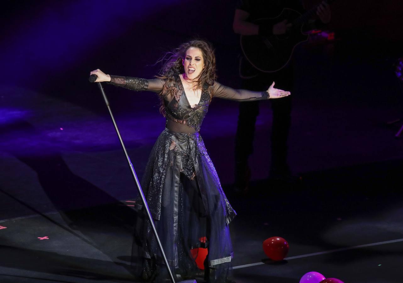 Malú triunfa en Sevilla con su gira «Oxígeno»