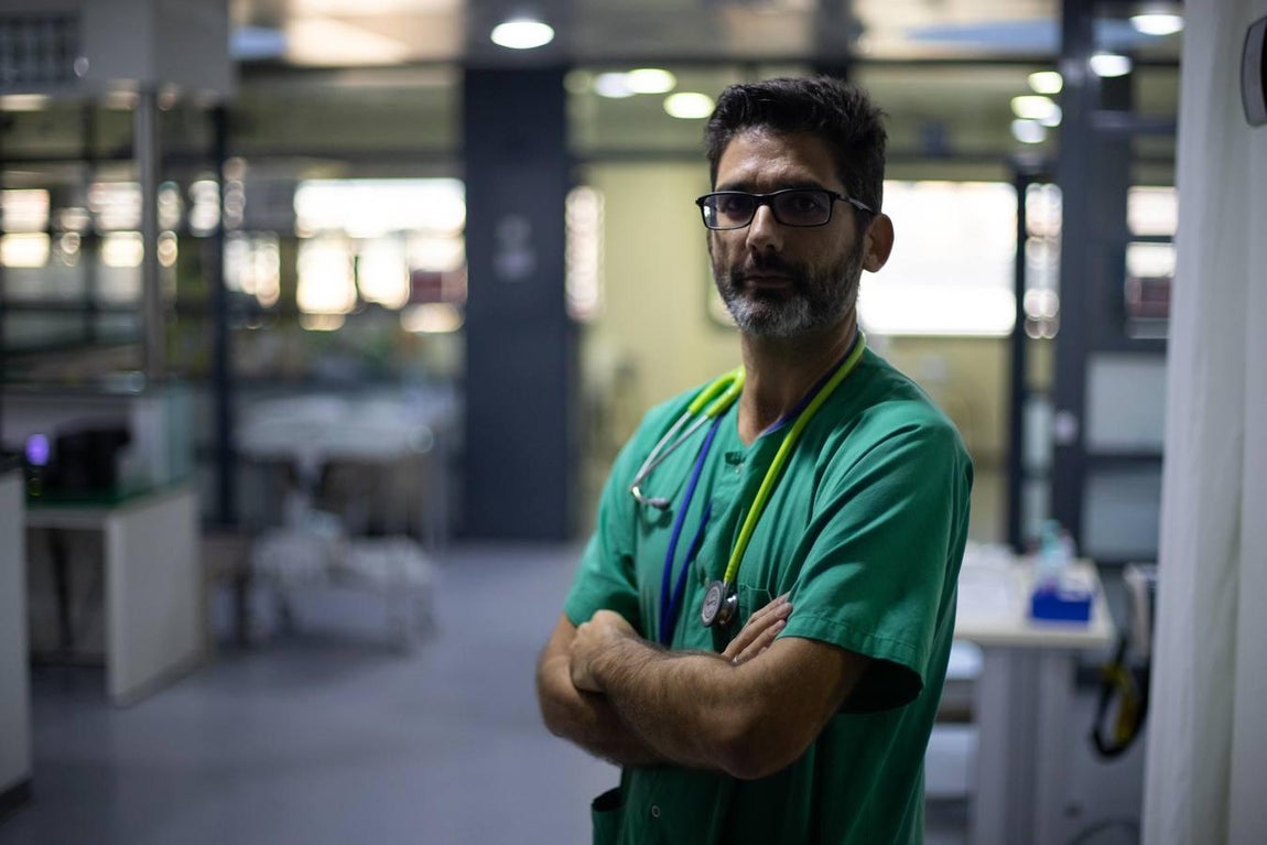 El día a día en la UCI del Reina Sofía de Córdoba, en imágenes