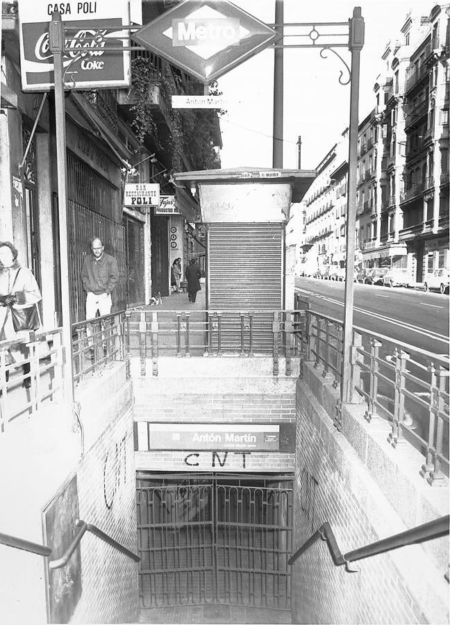 La estación de Metro de Antón Martín, el 14 de diciembre de 1988, cerrada durante la huelga general. 