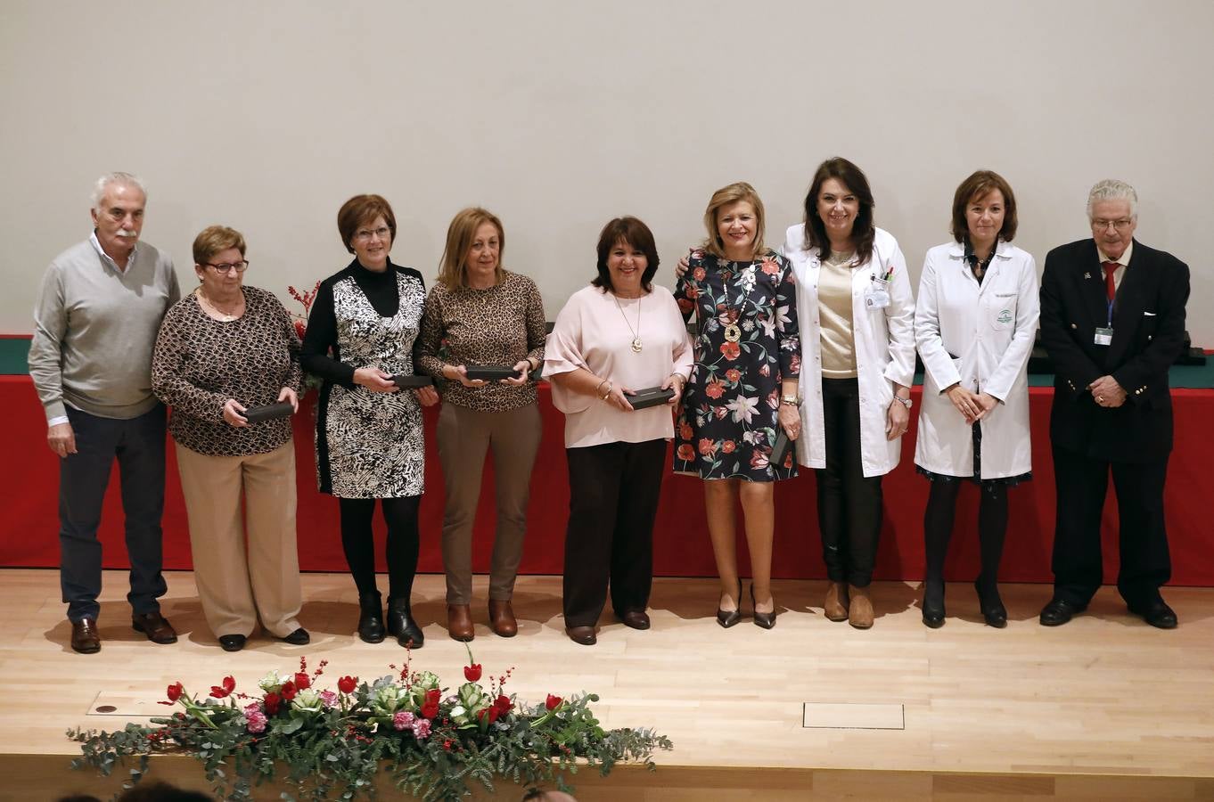 La despedida a más de 200 jubilados del Hospital Reina Sofía, en imágenes