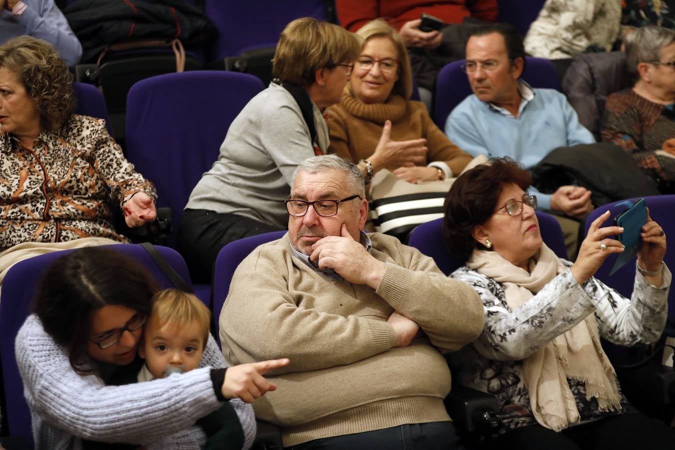 La despedida a más de 200 jubilados del Hospital Reina Sofía, en imágenes