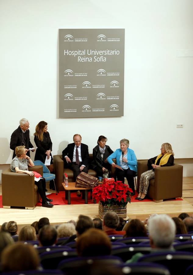 La despedida a más de 200 jubilados del Hospital Reina Sofía, en imágenes