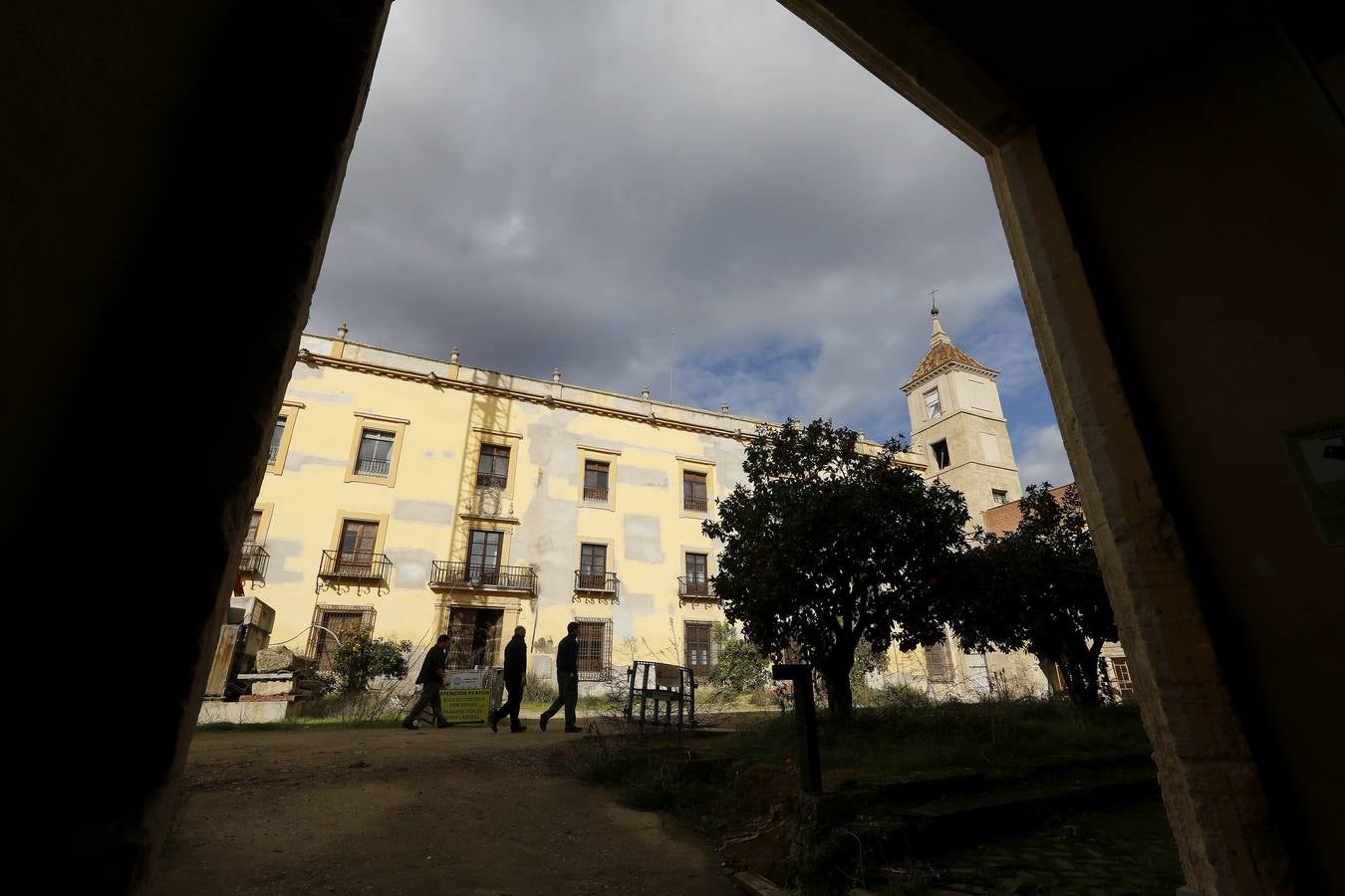 Los primeros preparativos para la reforma del Palacio Episcopal de Córdoba, en imágenes