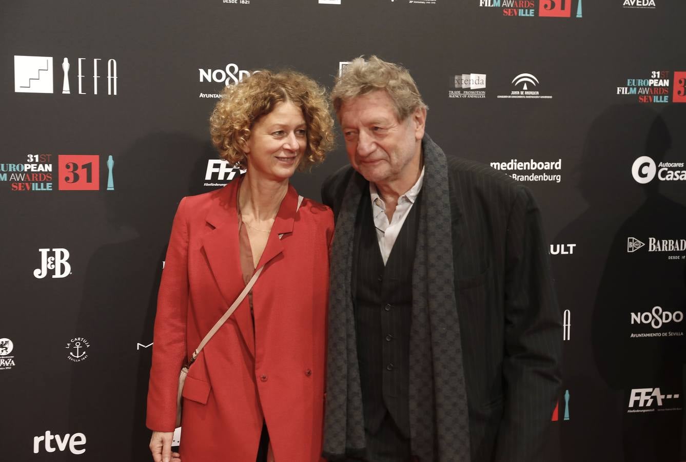 Fotogalería: Todos los rostros conocidos que acudieron a los Premios de la Academia de Cine Europeo en Sevilla (I)