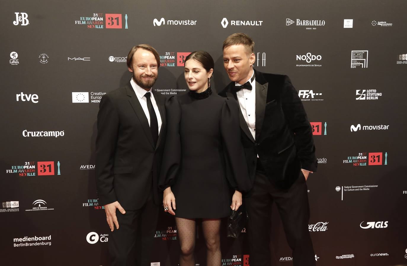 Fotogalería: Todos los rostros conocidos que acudieron a los Premios de la Academia de Cine Europeo en Sevilla (I)