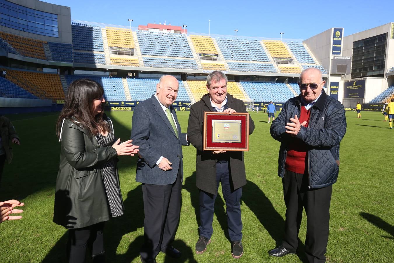 (FOTOS) El partido de fútbol de los Reyes Magos en imágenes