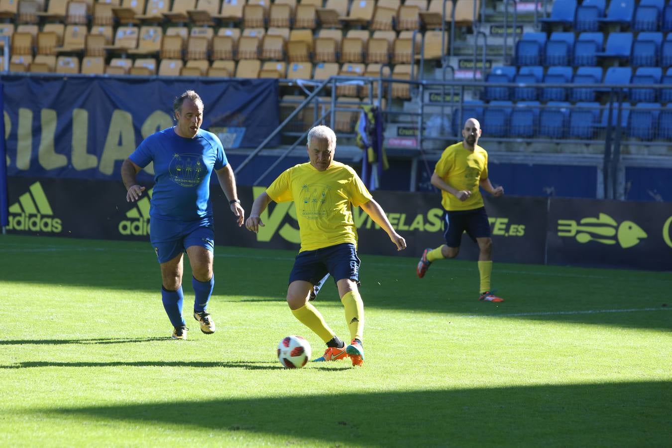 (FOTOS) El partido de fútbol de los Reyes Magos en imágenes