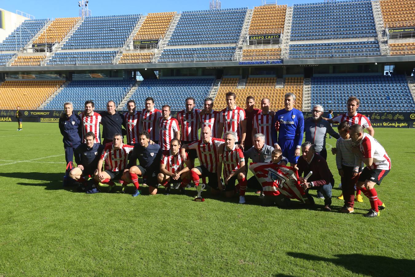 (FOTOS) El partido de fútbol de los Reyes Magos en imágenes