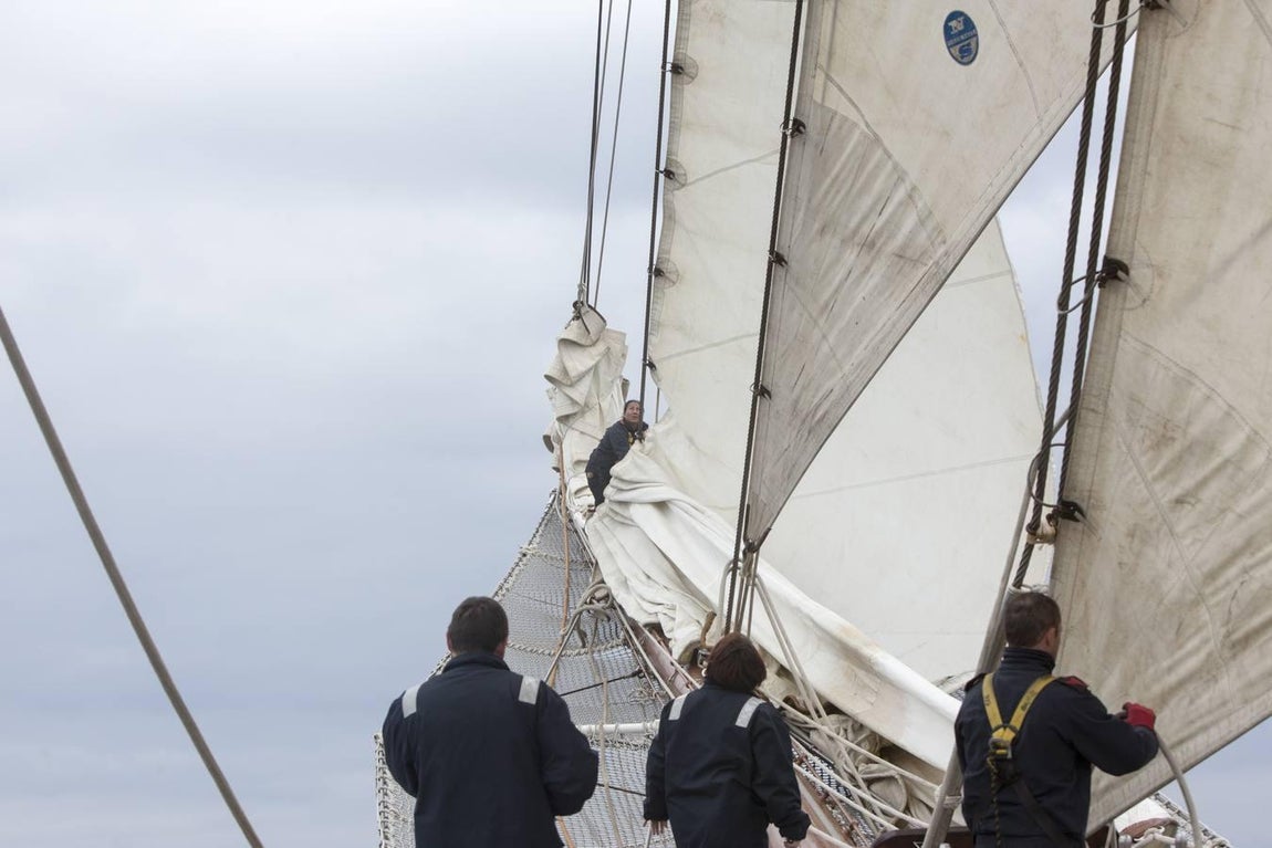 En imágenes: El Juan Sebastián de Elcano se adiestra para su nuevo crucero de instrucción