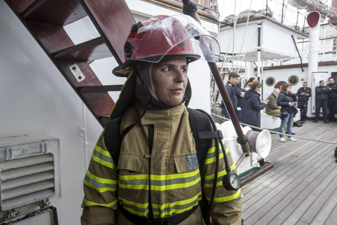 En imágenes: El Juan Sebastián de Elcano se adiestra para su nuevo crucero de instrucción