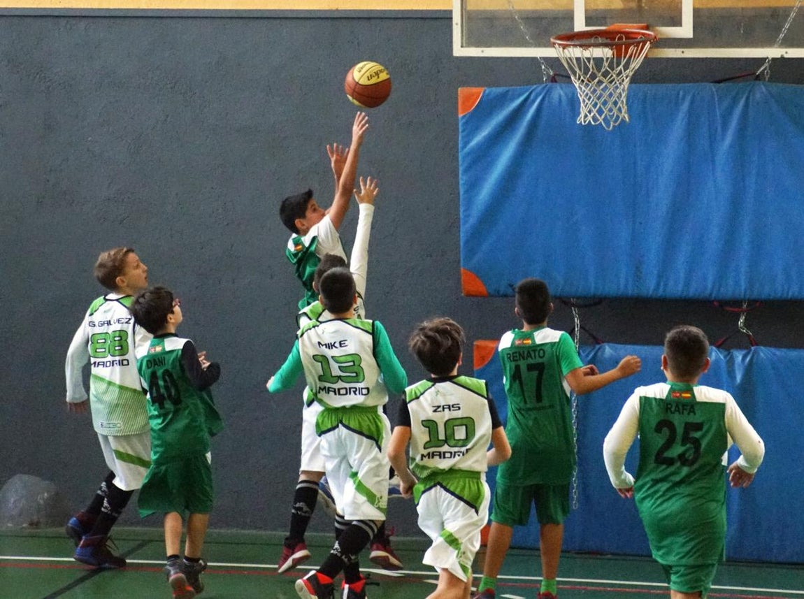 Las mejores imágenes del partido entre Salesianos San Miguel y Jesús Maestro