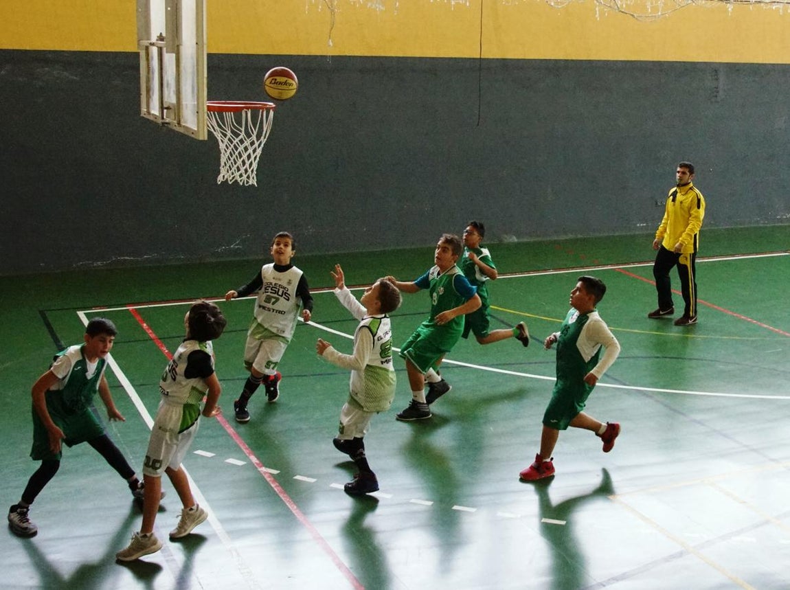 Las mejores imágenes del partido entre Salesianos San Miguel y Jesús Maestro