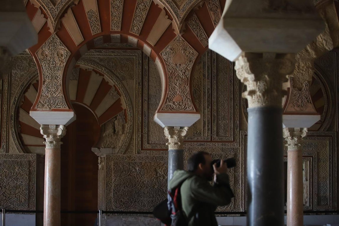 La visita de Susana Díaz al Salón Rico, en imágenes