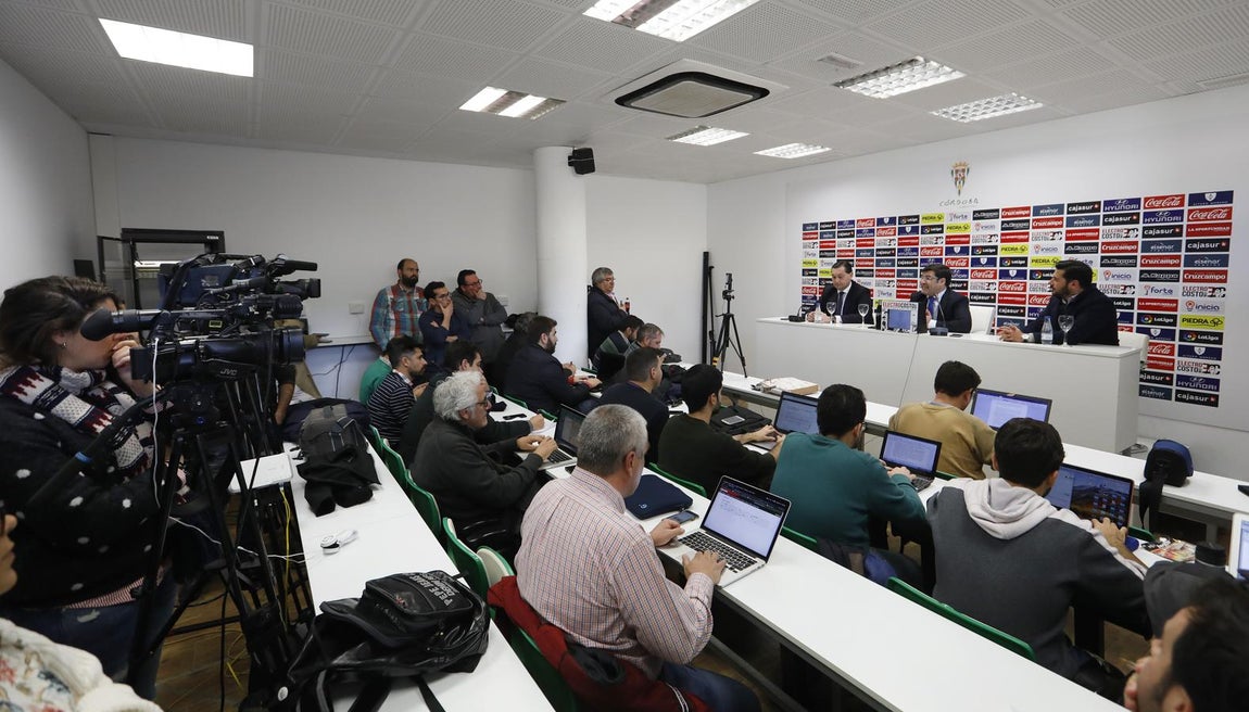 La comparecencia de Jesús León, presidente del Córdoba CF, en imágenes