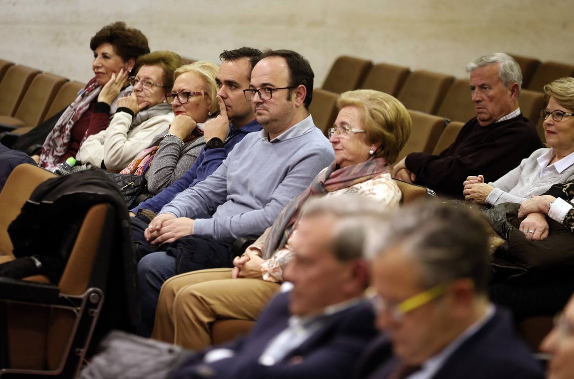 La presentación del libro de Luis Miranda sobre la Semana Santa de Córdoba, en imágenes