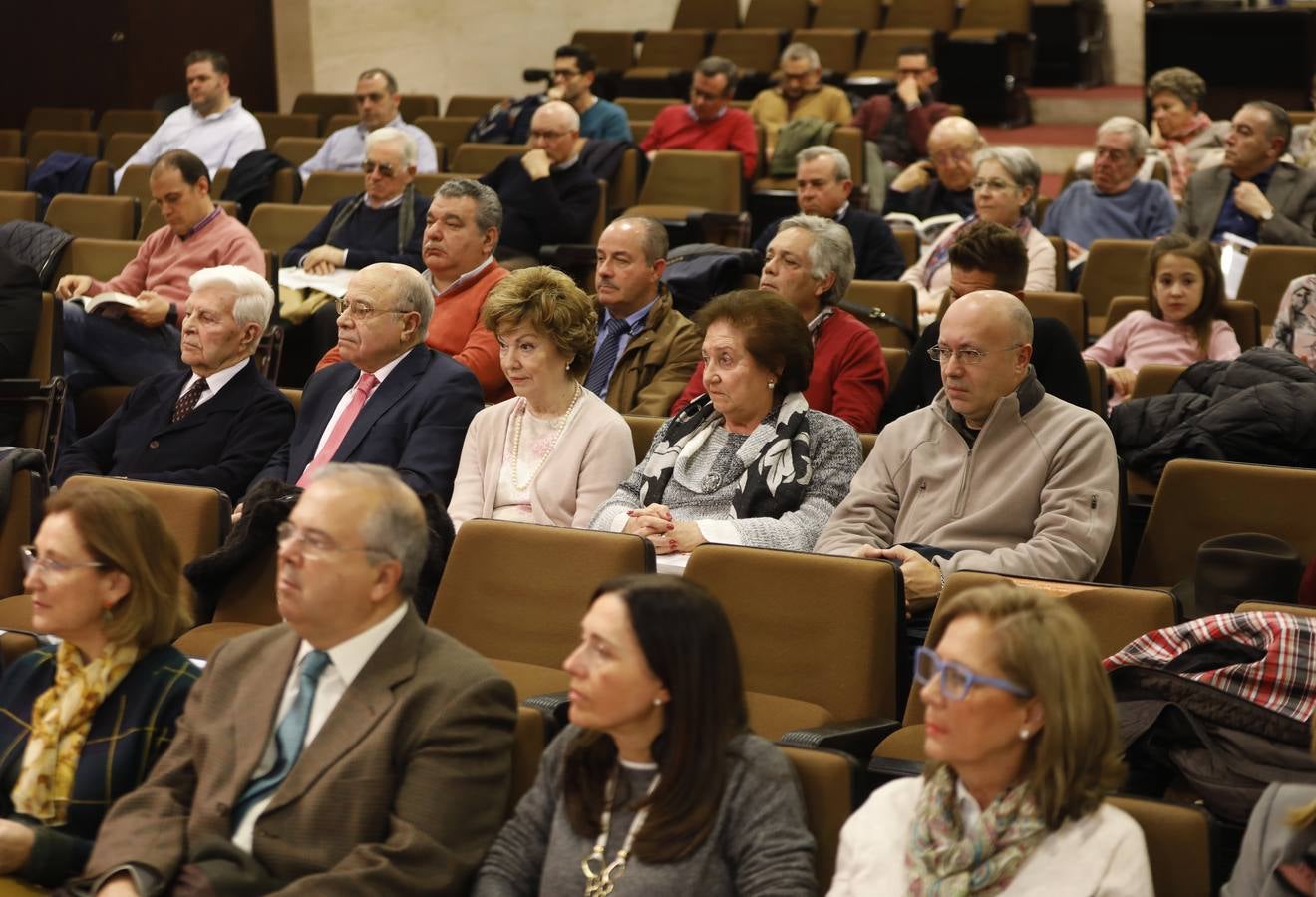 La presentación del libro de Luis Miranda sobre la Semana Santa de Córdoba, en imágenes