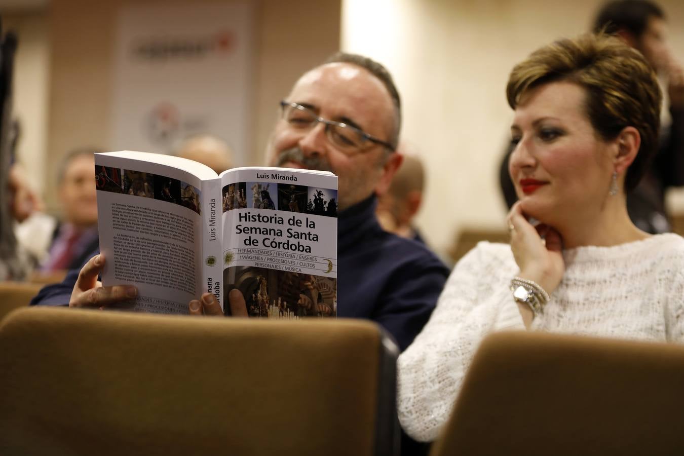 La presentación del libro de Luis Miranda sobre la Semana Santa de Córdoba, en imágenes