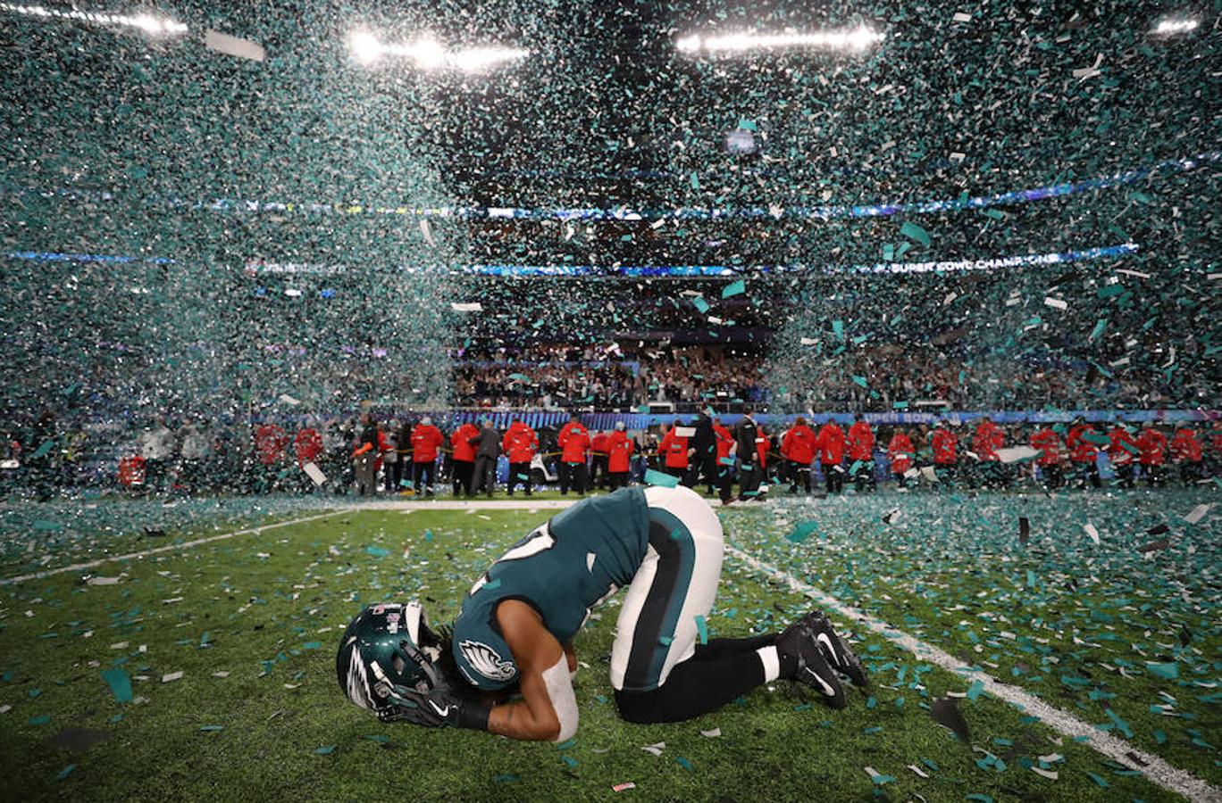 Los Eagles sorprenden llevándose la Super Bowl. 
