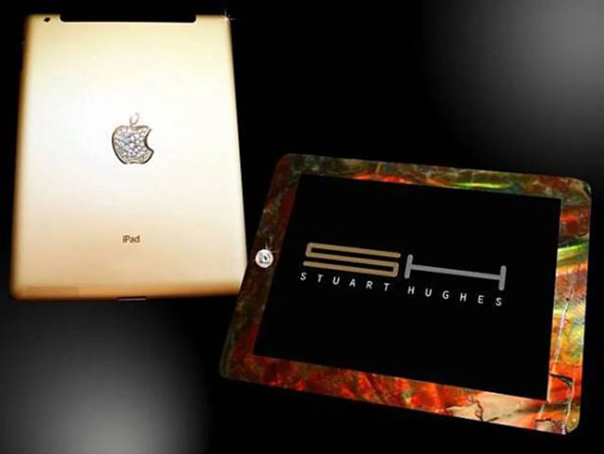 iPad. Como el mundo del lujo no tiene límites, aquí está el iPad 2 Gold History Edition. Tiene una cubierta trasera de oro de 24 kilates, con el logo Apple fabricado con 53 diamantes y cuesta 5,5 millones de euros.