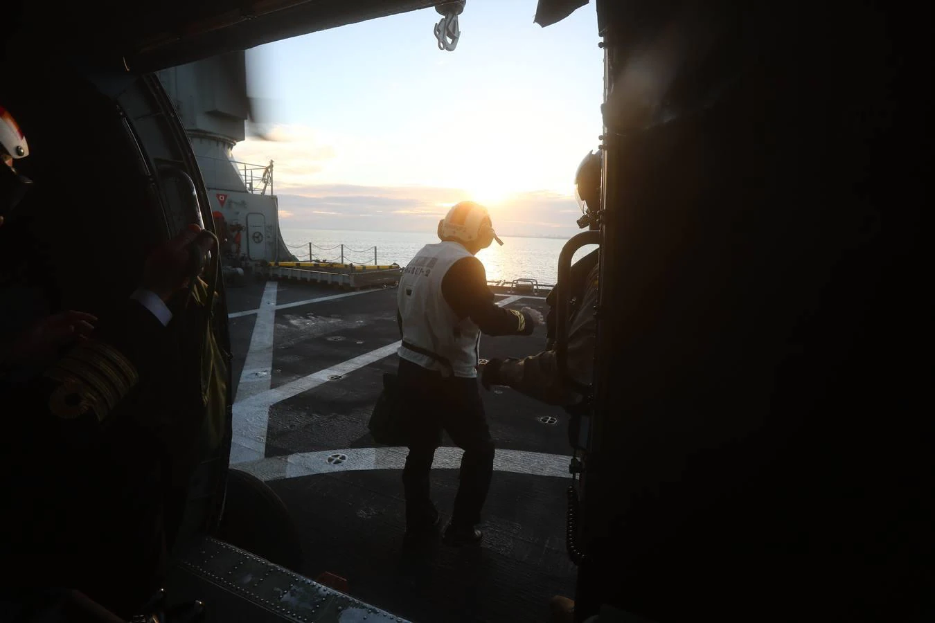 En imágenes: El &#039;Castilla&#039; llega a Rota tras cinco meses en la operación Atalanta (I)