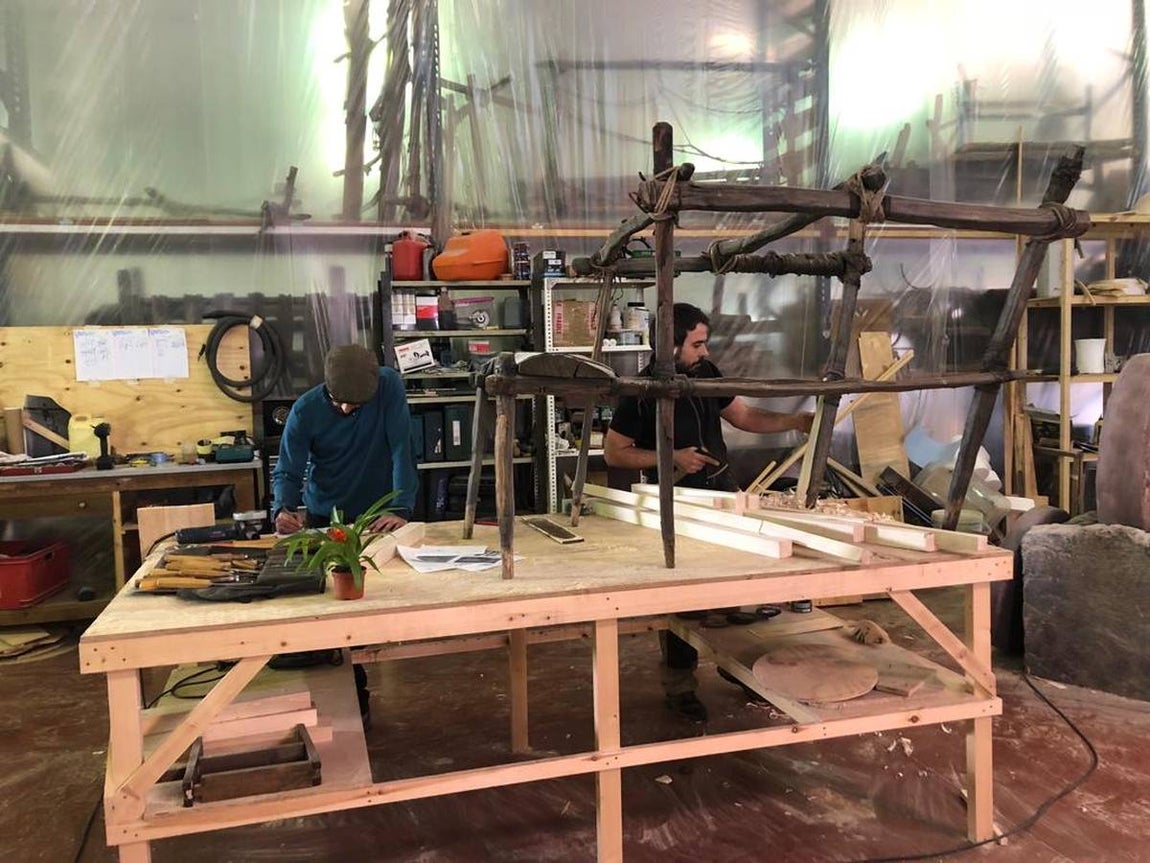 Trabajadores del departamento de arte. 