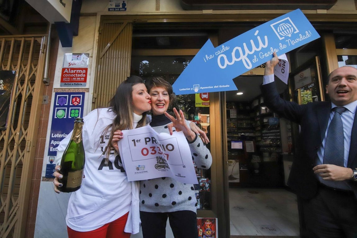 Los premios de la Lotería de Navidad en Córdoba, en imágenes
