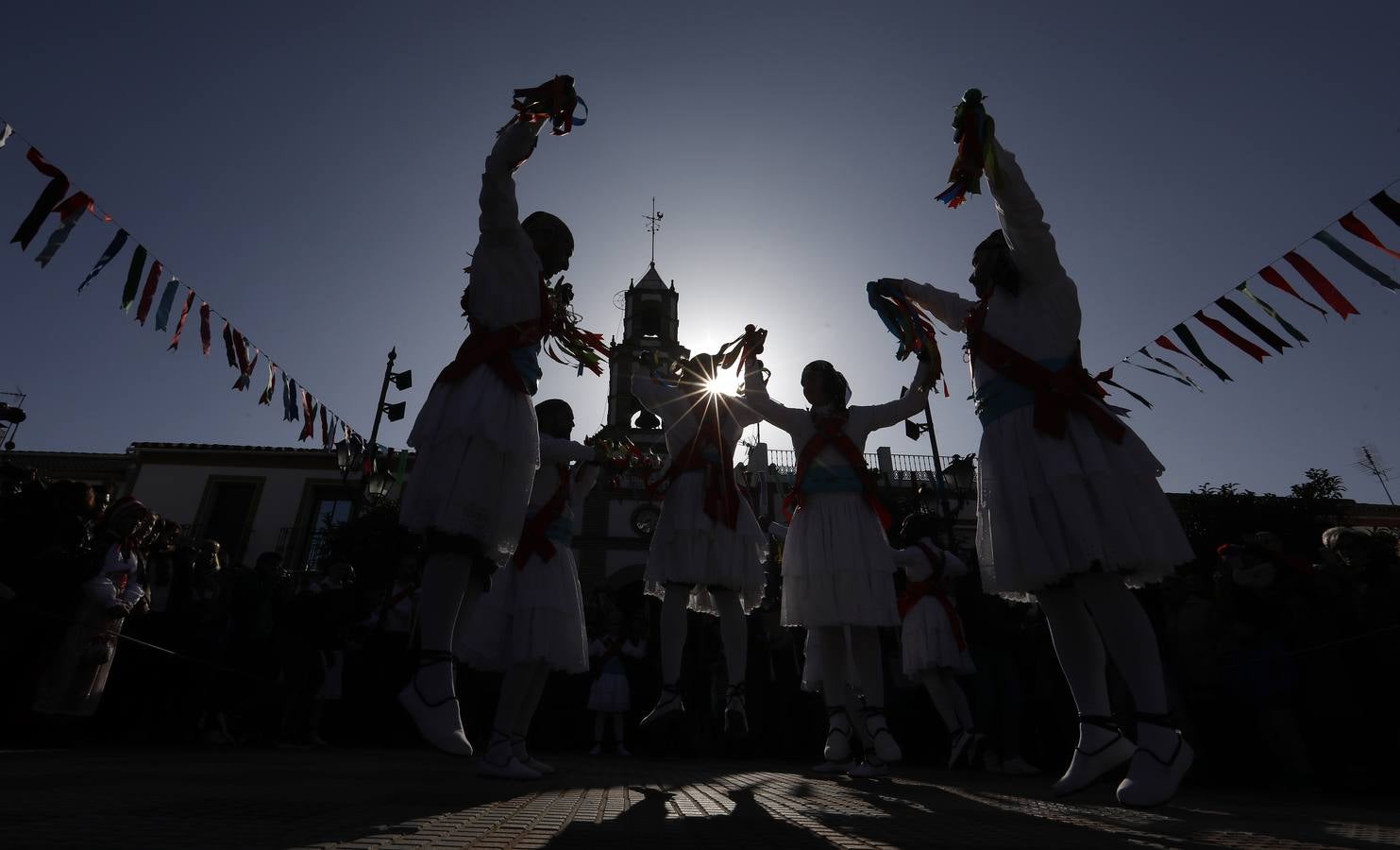 La Danza de los Locos de Fuente Carreteros, en imágenes