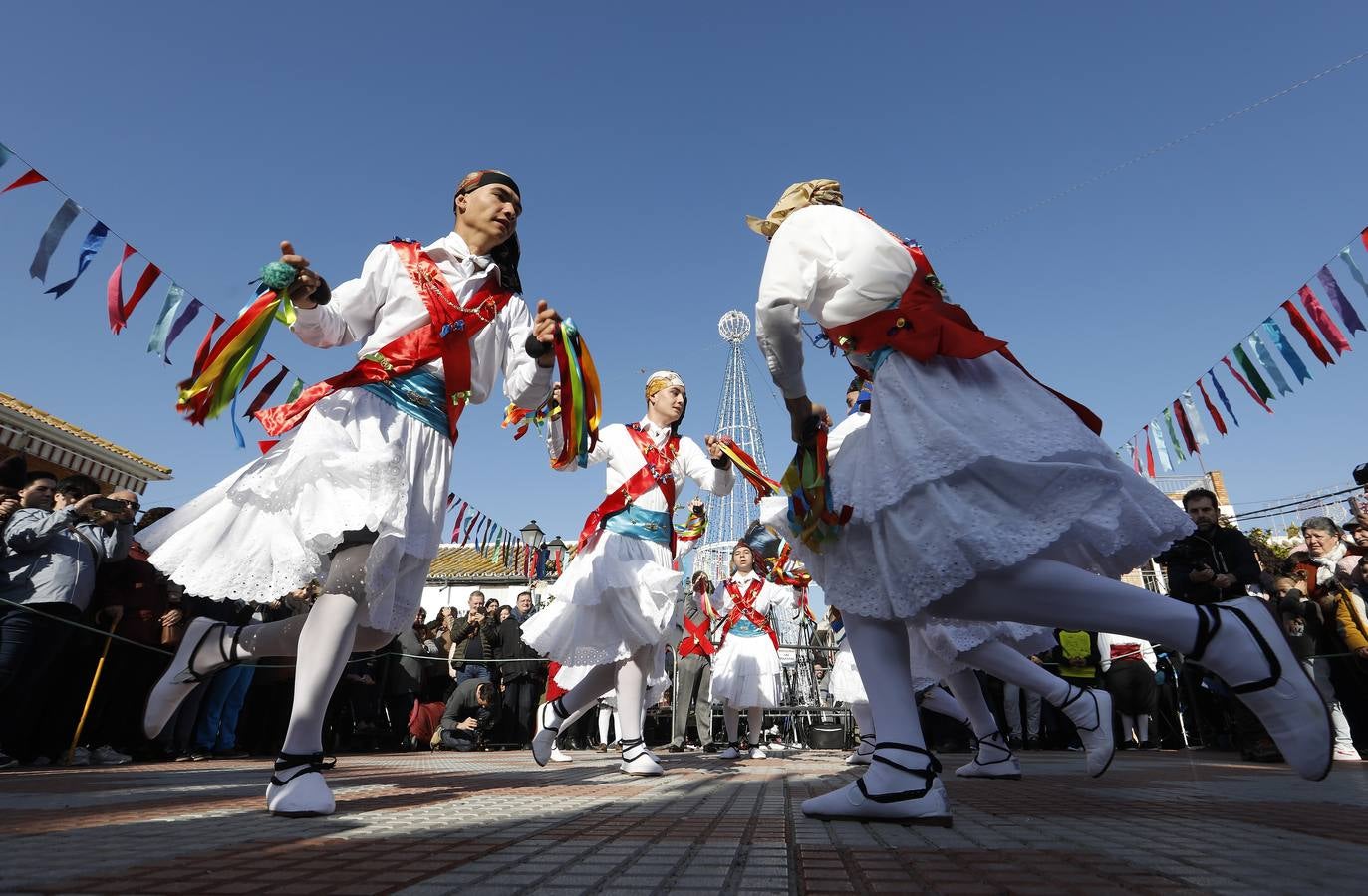 La Danza de los Locos de Fuente Carreteros, en imágenes