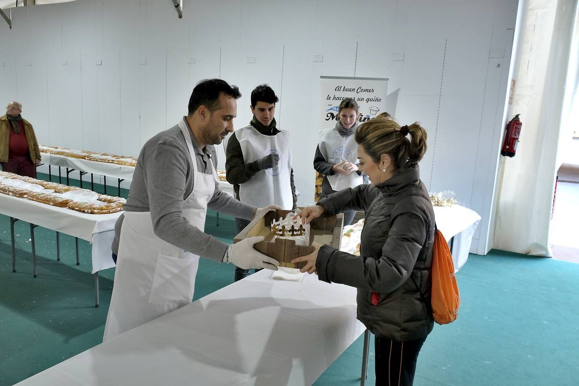 En imágenes, el roscón solidario de Andex en la Diputación