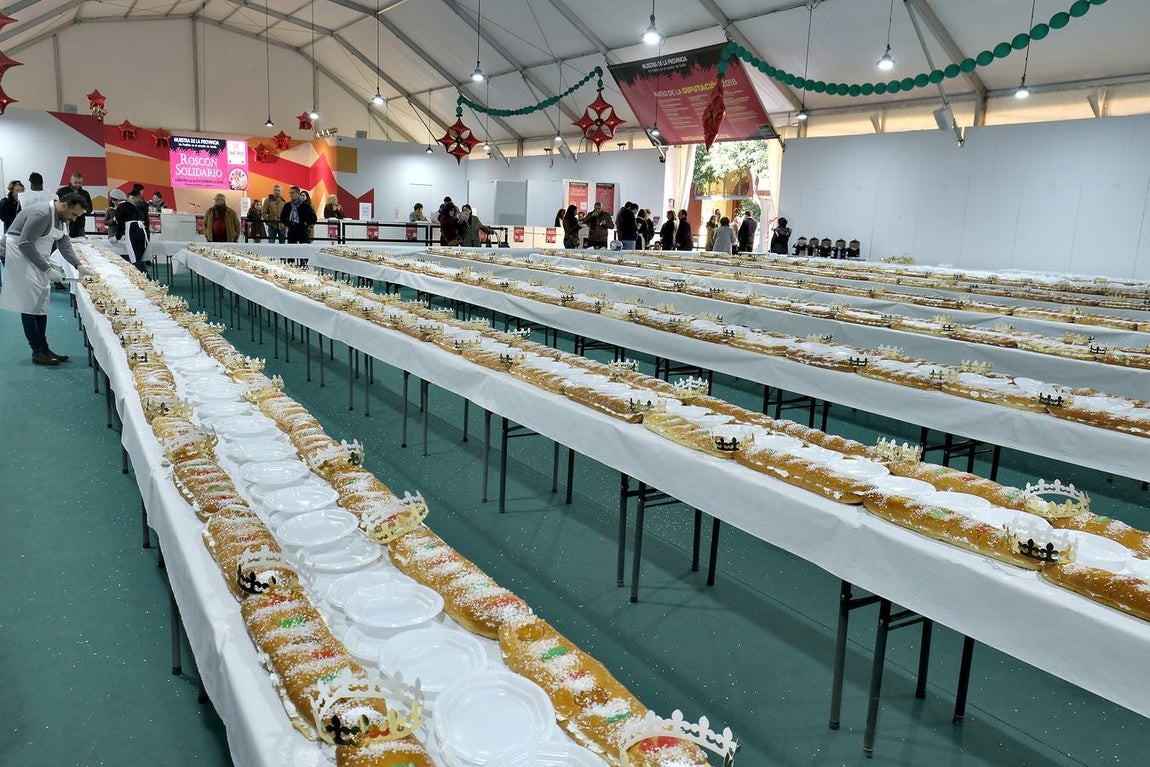 En imágenes, el roscón solidario de Andex en la Diputación