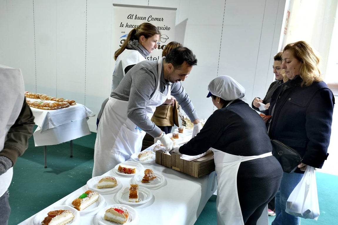 En imágenes, el roscón solidario de Andex en la Diputación