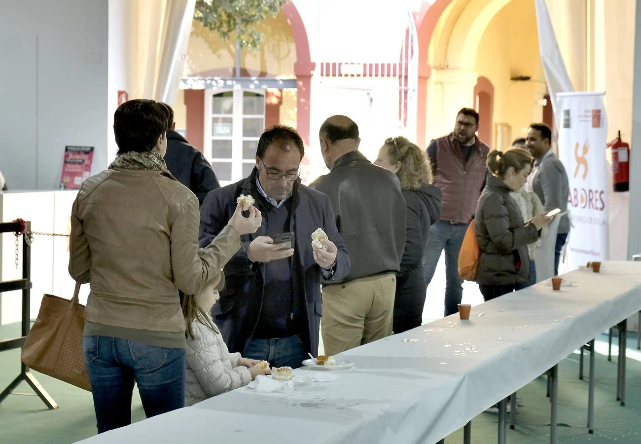 En imágenes, el roscón solidario de Andex en la Diputación