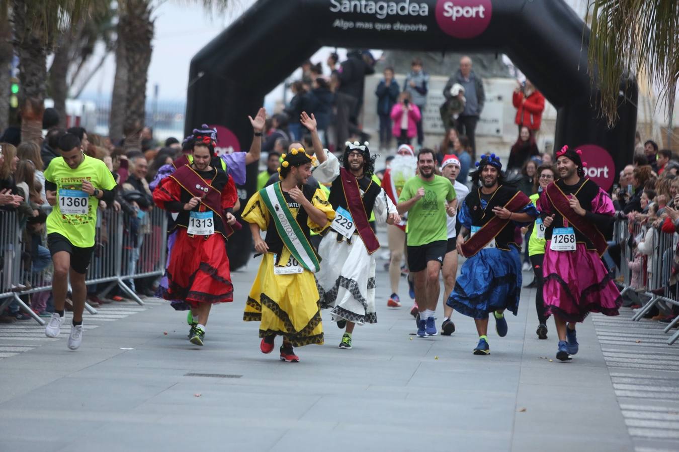 Fotos: Búscate en la San Silvestre de Cádiz 2018 (I)