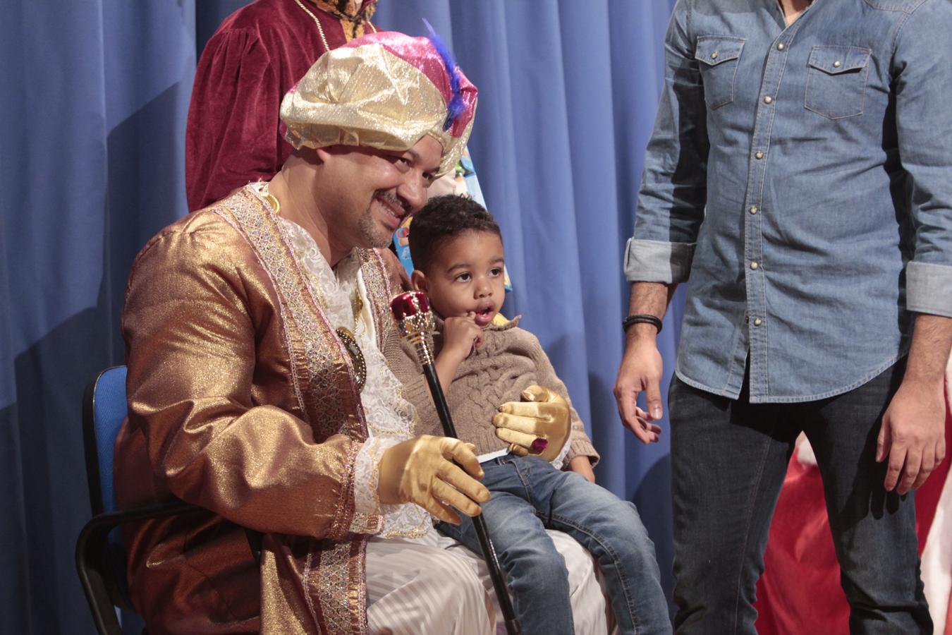 Los Reyes Magos visitan el hospital de Toledo