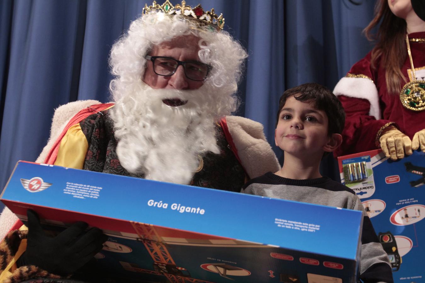 Los Reyes Magos visitan el hospital de Toledo