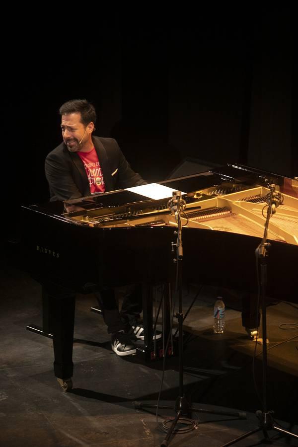 El show de Alberto de Paz en el Teatro Góngora, en imágenes